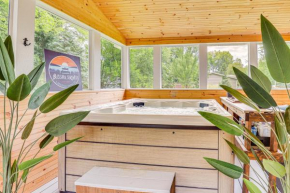 Family Home with Hot Tub half Mi to Lake Milton